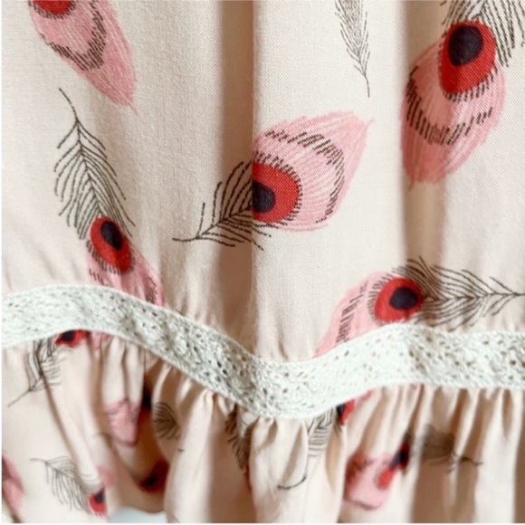 ModCloth The Fate Outdoors tank top pink feathers sleeveless ruffle crochet - Picture 4 of 9